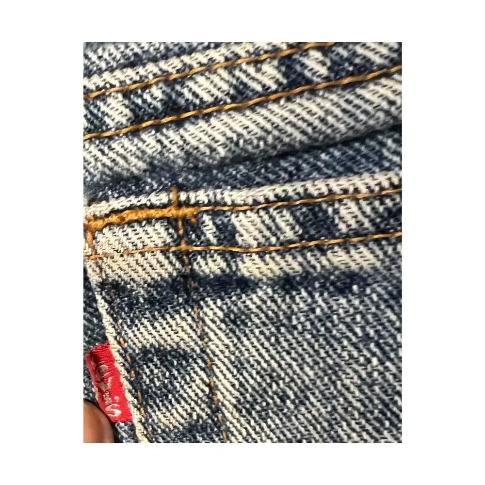 Levis 550 Mens Size 32x30 Blue Denim Medium Wash Straight Made USA Vintage 1990s
